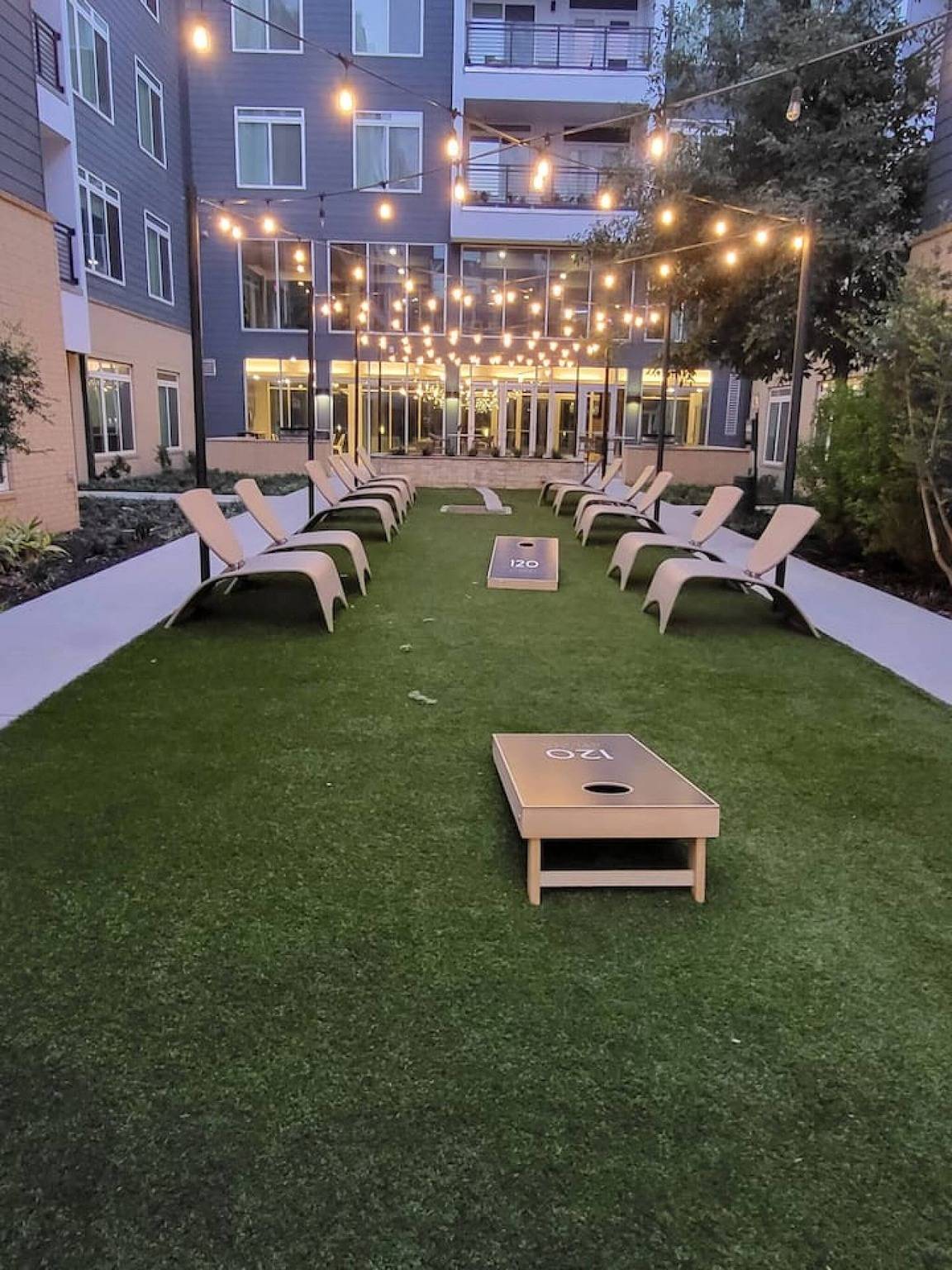 Apartamento vacacional entero, Oasis junto al río con vistas al paseo fluvial. Aparcamiento gratuito. in San Antonio, Condado de Bexar