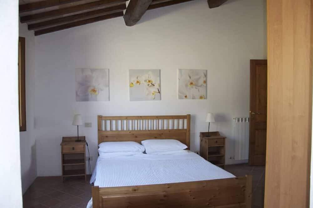 Onafhankelijke boerderij op de heuvels van Siena in Cetona, Provincie Siena