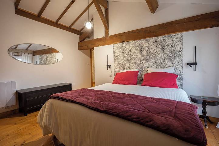 Gîte pour 5 personnes, avec piscine ainsi que jardin et terrasse à Cezais - 4