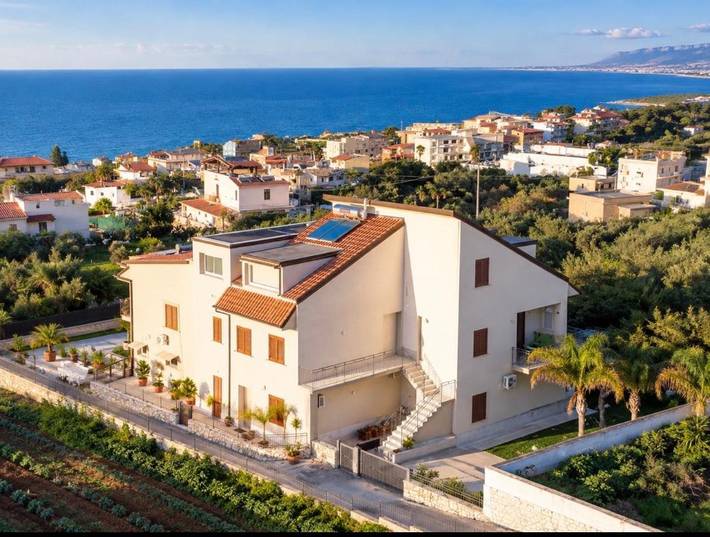Villa per 16 persone, con Balcone e Idromassaggio nonché Terrazza e Giardino a Balestrate