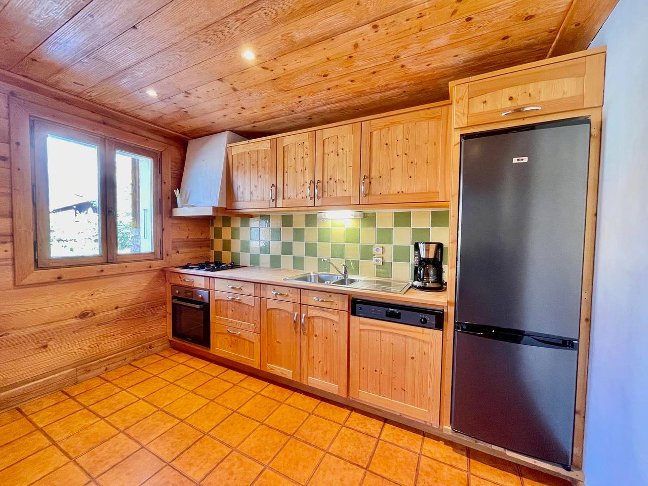 Apartamento entero, Apartamento acogedor, al pie de pistas, balcón, parking in Crest-Voland, Albertville region