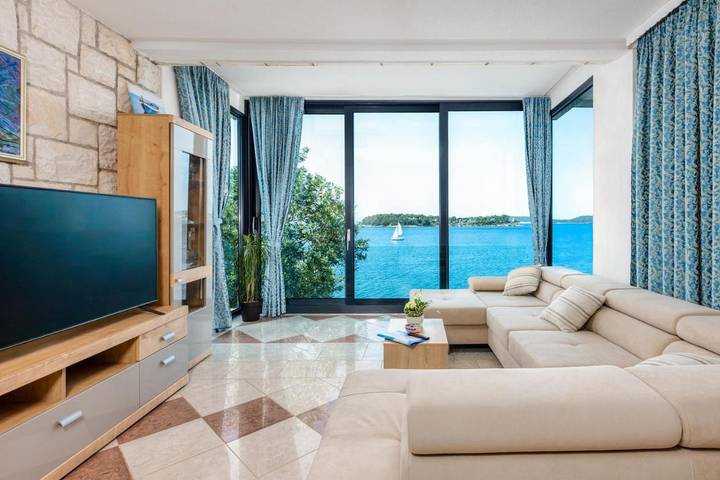 Villa pour 12 personnes, avec vue ainsi que jardin et balcon à Lozica - 2