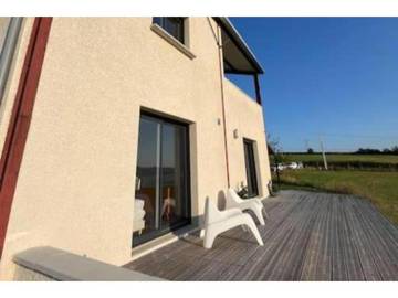 Gîte pour 6 personnes, avec vue et terrasse à Saint-Genest-Lerpt