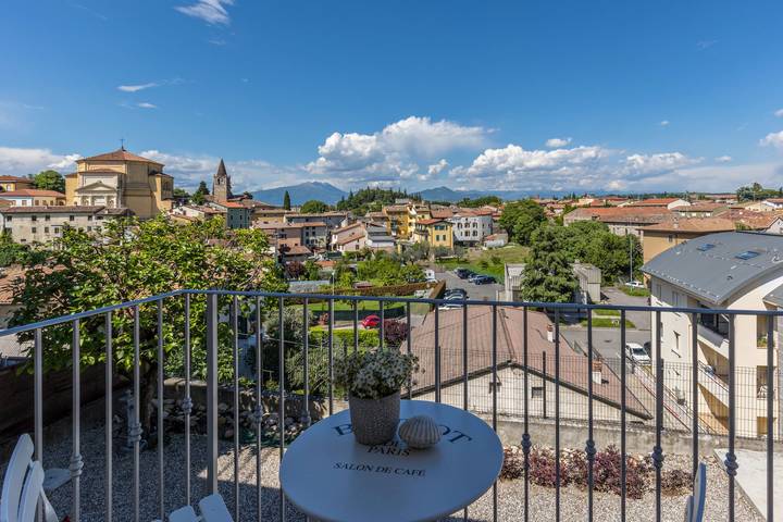 Apartamento para 12 personas, con Balcón y Jardín en Lago de Garda