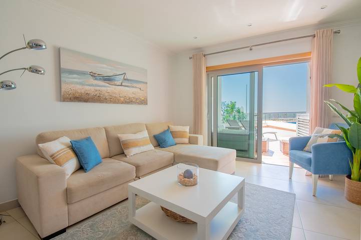 Holiday rental for 4 people, with Balcony and Terrace as well as Pool in Carvoeiro