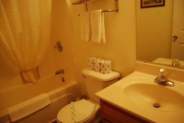 Vacation House for 6 Guests in Lake Cumberland, Russell County, Picture 3