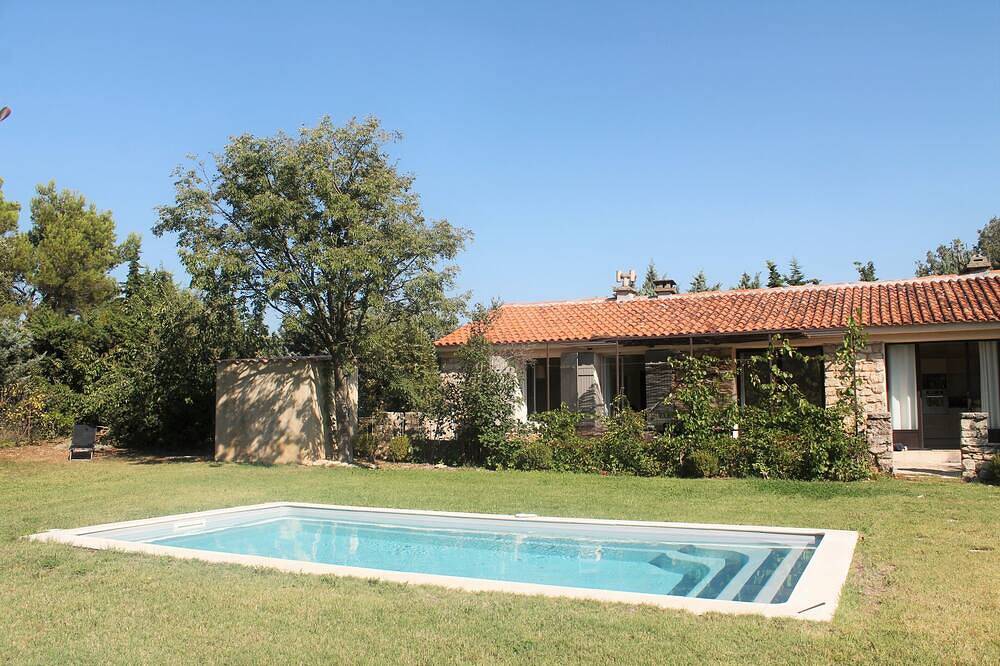 Mas in Stein, ruhig mit Pool, im Herzen von Lubéron in Murs, Regionaler Naturpark Luberon