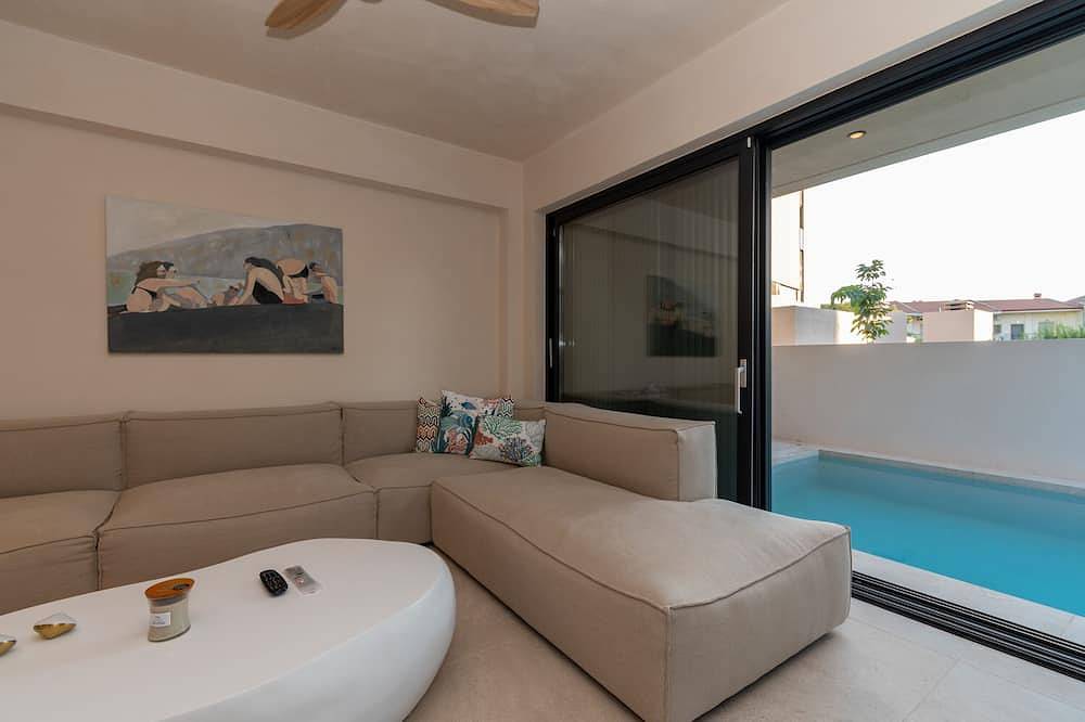 Sithoniars Luxury Three Floors Villa With Private Pool & Garden in Nikiti, Sithonia Peninsula