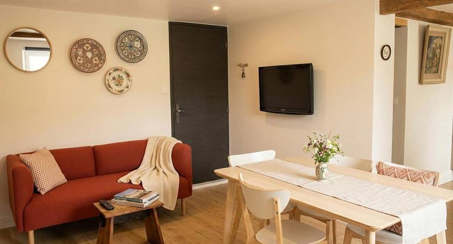 Gîte pour 6 personnes, avec terrasse et jacuzzi à Achenheim