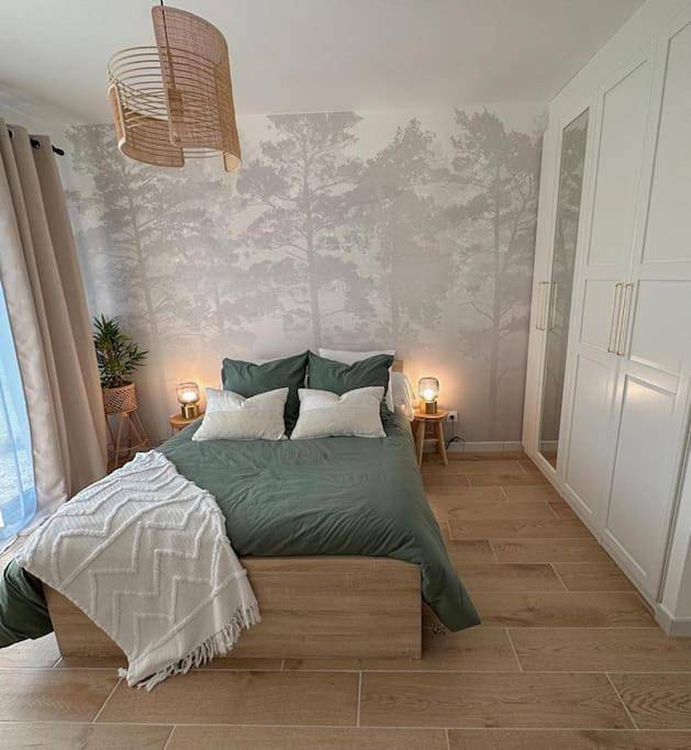 Gîte pour 2 personnes, avec jardin ainsi que terrasse et vue à Marigny-Saint-Marcel