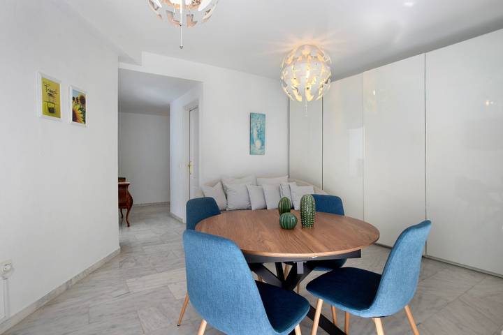 Entire apartment, Apartment 'Plata Plaza' with Private Terrace, Wi-Fi and Air Conditioning in Torremolinos Centre, Torremolinos