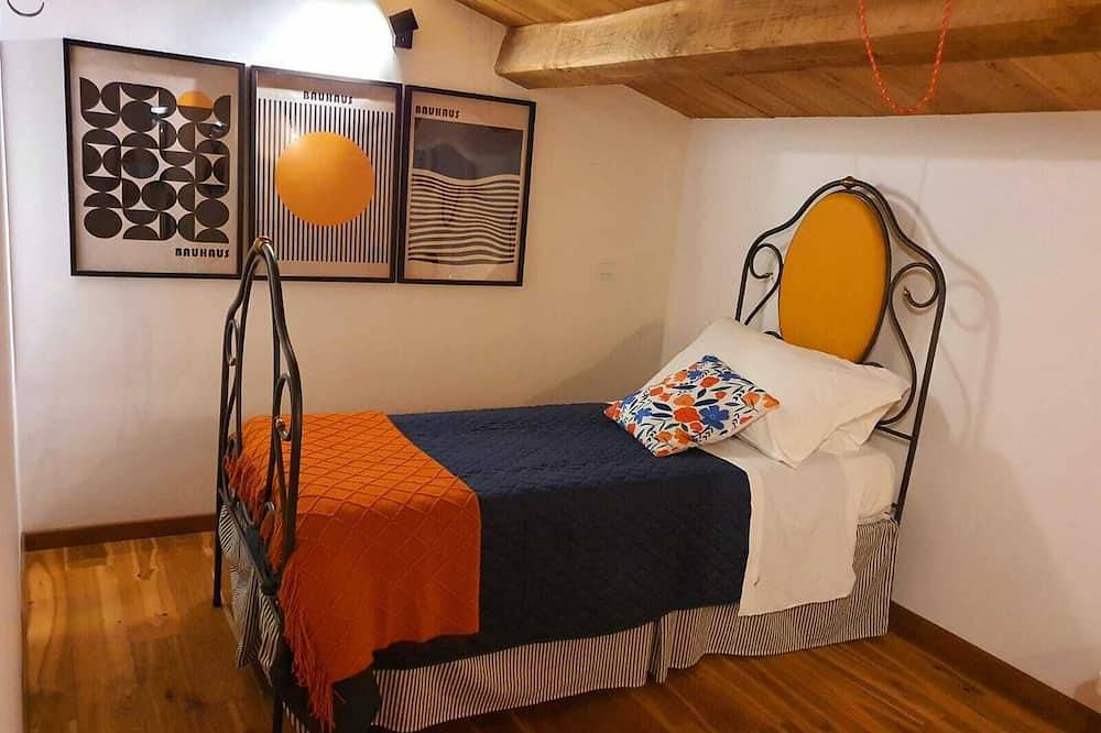 Apartamento entero, Welcoming 3bedroom apartment with Wifi and a kitchen-living in charming L'Aquila in L'Aquila, Gran Sasso