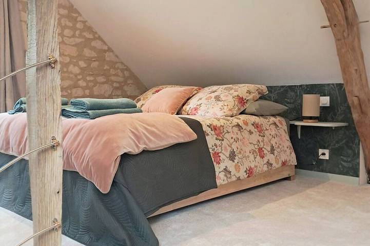 Location de vacances pour 2 personnes, avec jardin et piscine dans Saulgé-l'Hôpital - 2