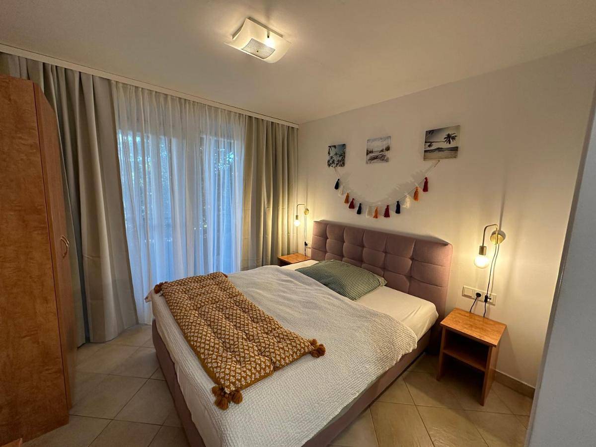 Ganze Ferienwohnung, Double Room with Lake View in Bezirk Tulln