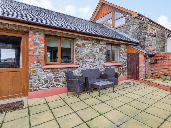 Cottage for 2 people, with garden, with pets in South West England