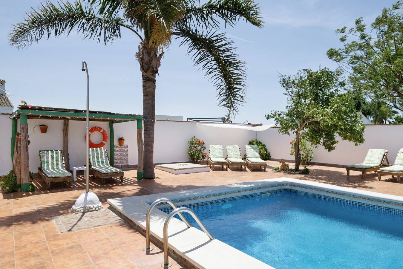Apartamento inteiro, Desfrutem Conil perto do mar com piscina e churrasqueira – Apartamento 2 na Villa Mayo in Conil de la Frontera, Costa de la luz