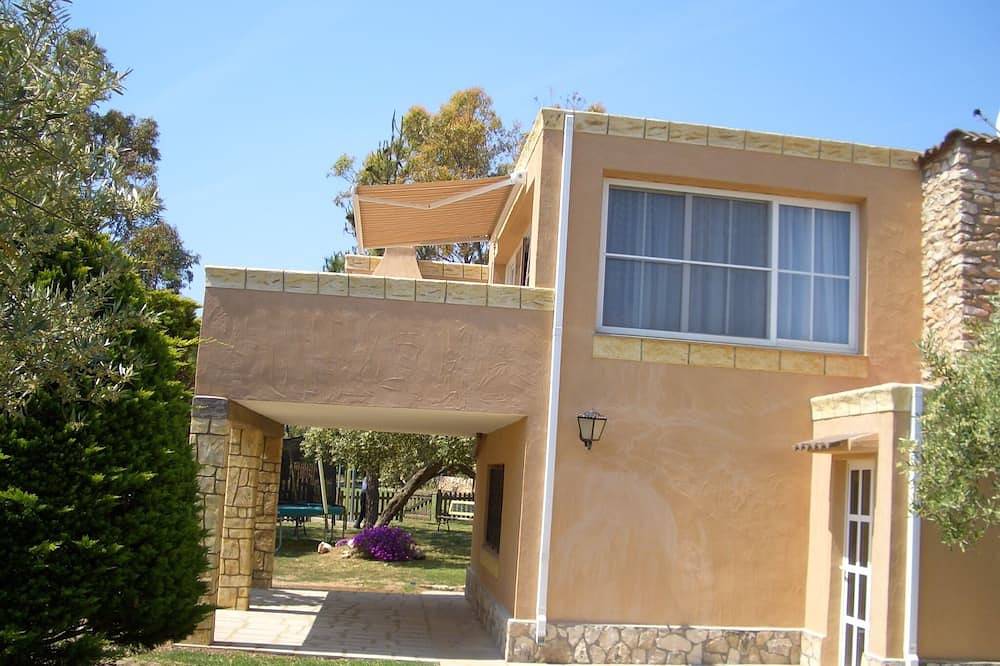 Huis 200m van de zee, direct aan het zwembad, ver van de toeristische drukte in Terres de l'Ebre, Costa Dorada