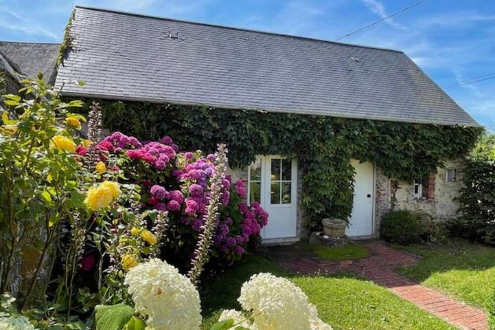 Location de vacances pour 4 personnes, avec jardin à Houtteville