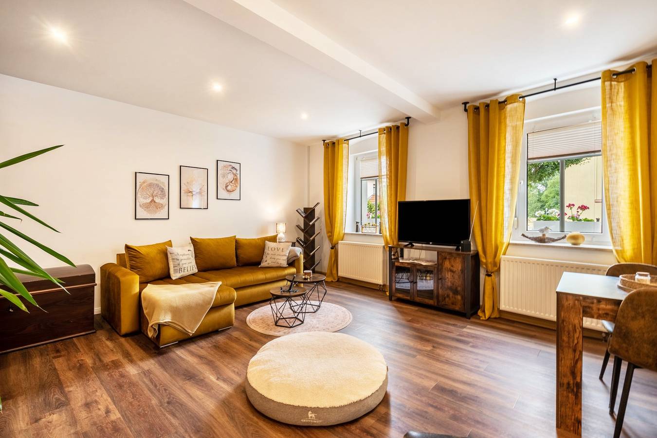 Apartamento entero, Apartamento 'Gästewohnung Auszeit' con jardín privado y Wi-Fi in Regis-Breitingen, Región de Leipzig