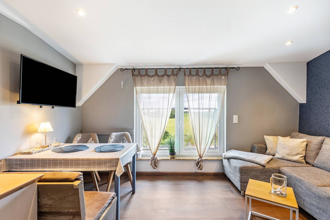 Ganze Wohnung, Ferienwohnung 'See' mit Seeblick, gemeinsamer Terrasse und Wlan in Friedrichswalde, Barnimerland Region