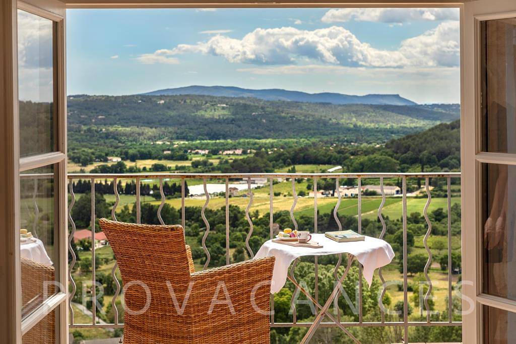 Townhouse with large pool and view in Callian in Callian, Region de Draguignan