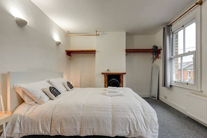 Henley Street Townhouse | Oxford Holiday Let | 3 Beds & Sleeps 6 in Oxford, Oxfordshire