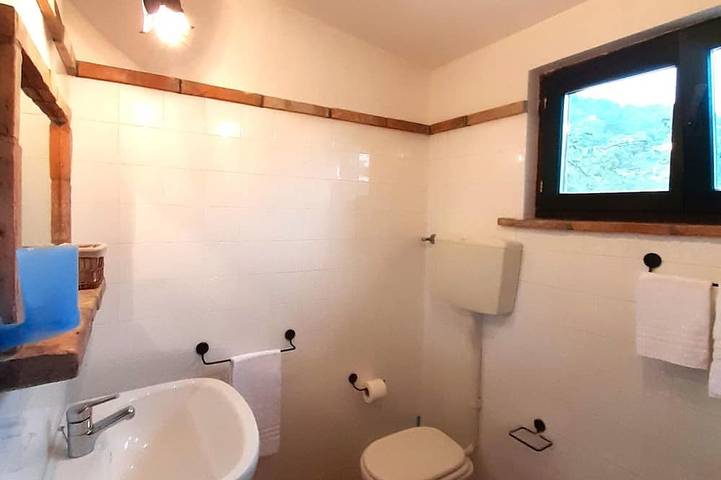 Appartamento intero, Casale in collina. Dependance romantica per 2 persone. Vista panoramica! in Urbino, Pesaro-Urbino