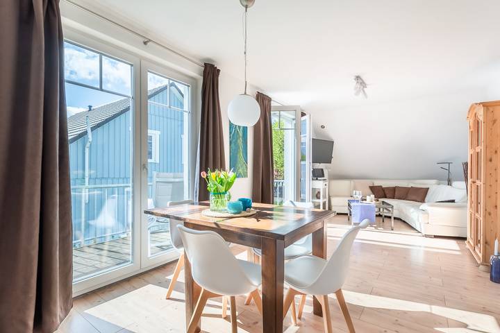 Ferienwohnung für 4 Personen, mit Balkon und Terrasse sowie Garten und Sauna in Waabs