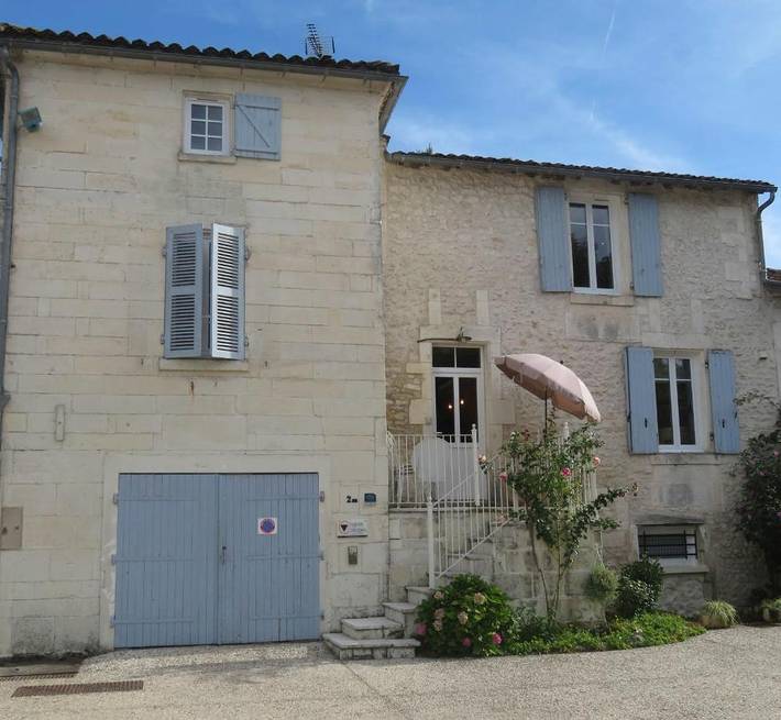 Location de vacances pour 6 personnes, avec vue et jardin à Bourg-Charente - 3