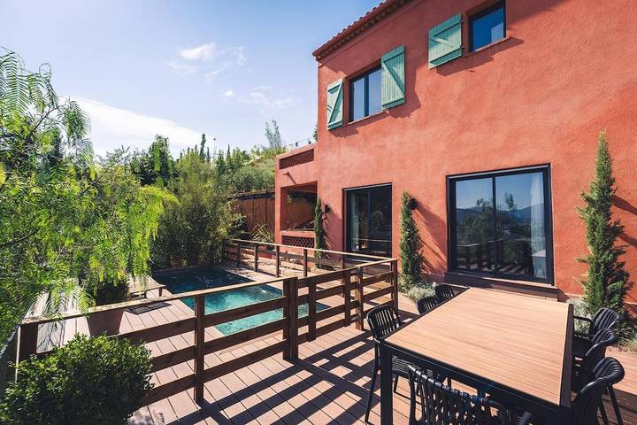 Villa pour 8 personnes, avec piscine ainsi que jardin et vue à Nice