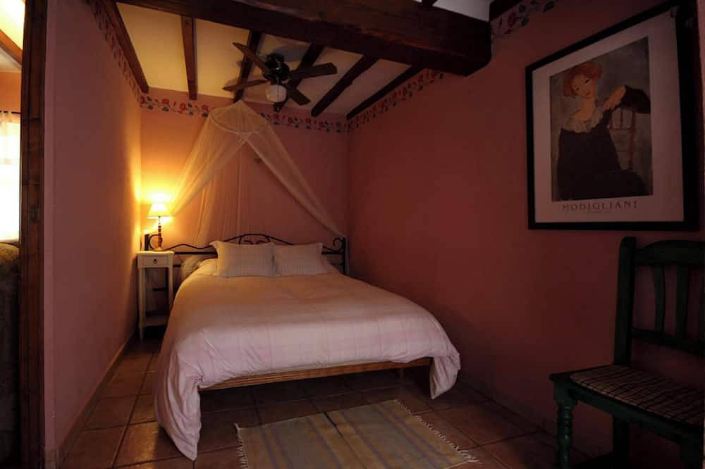 Apartamento entero, Homerez - Apt. vista jardín - Robledillo de Gata. in Robledillo de Gata, Sierra de Gata
