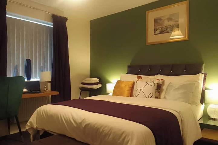 Apartment for 10 people, with garden, with pets in Walsall