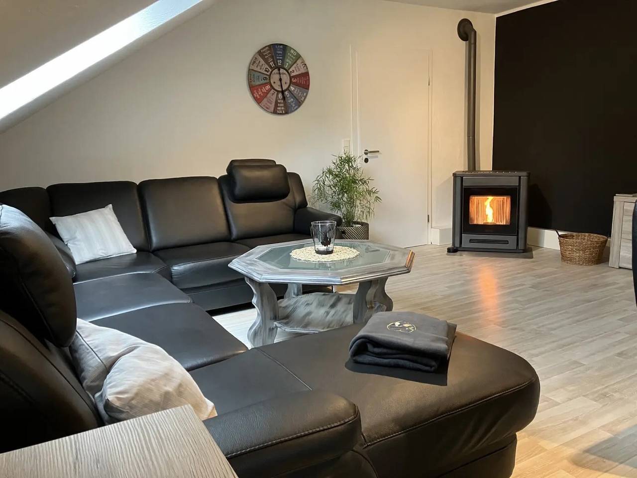 Ganze Wohnung, "Ferienwohnung Sauerlandherz" mit Balkon und Wi-Fi in Halberbracht, Lennestadt