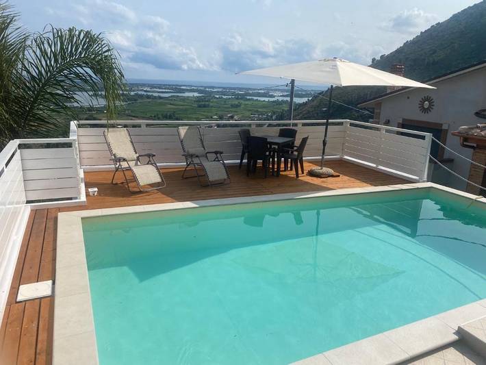 Casa vacanza per 6 persone, con Balcone e Terrazza nonché Giardino e Piscina a Monte San Biagio