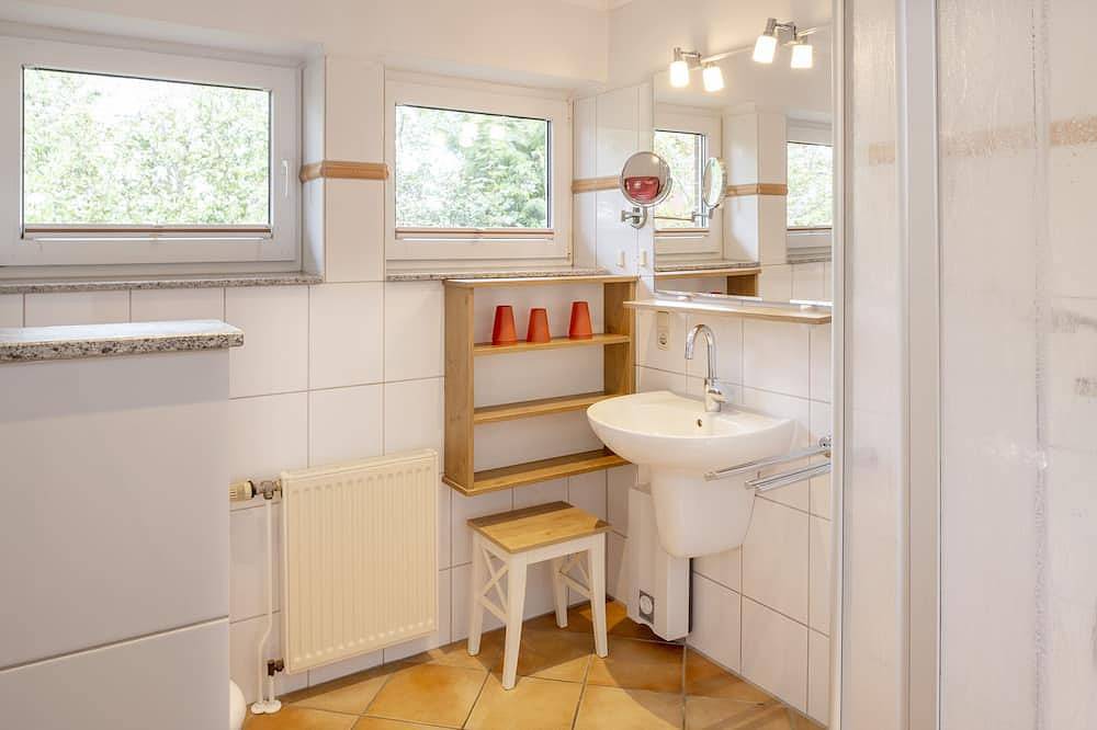 Entire apartment, Ferienwohnung \"levennüst\" im Schönen Freesenhoff an der Hafenstraße am Ortsrand in Langeoog