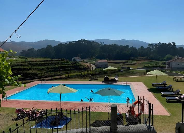 Casa de férias para 26 pessoas, com Varanda e Jardim em Costa Verde