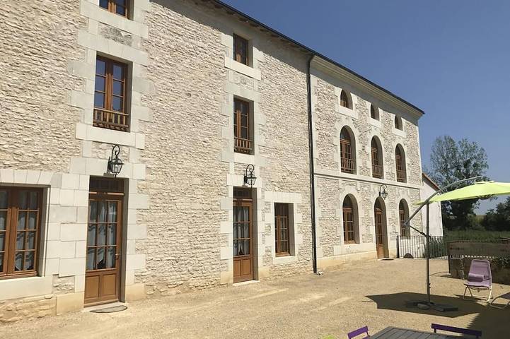 Gîte pour 14 personnes à Vendeuvre-du-Poitou
