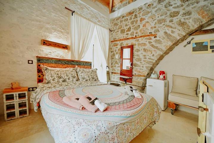 Maison d’hôte pour 3 personnes, avec Terrasse à Hydra - 2
