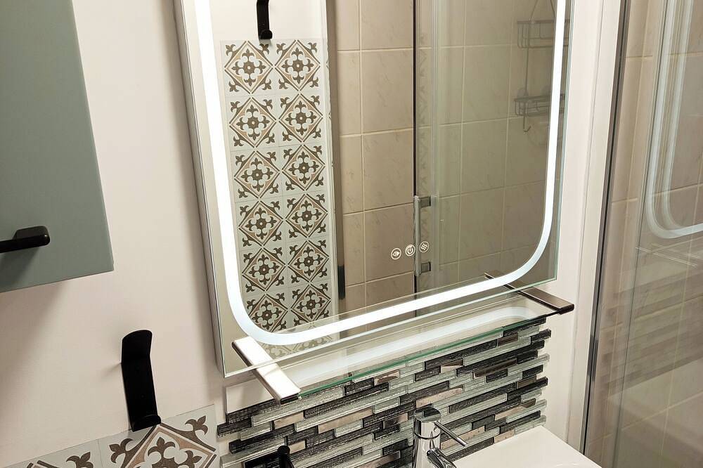 Ganze Wohnung, The Calais Beacon – Premium central apt 2 min walk to the sea in Calais, Calais und Umgebung