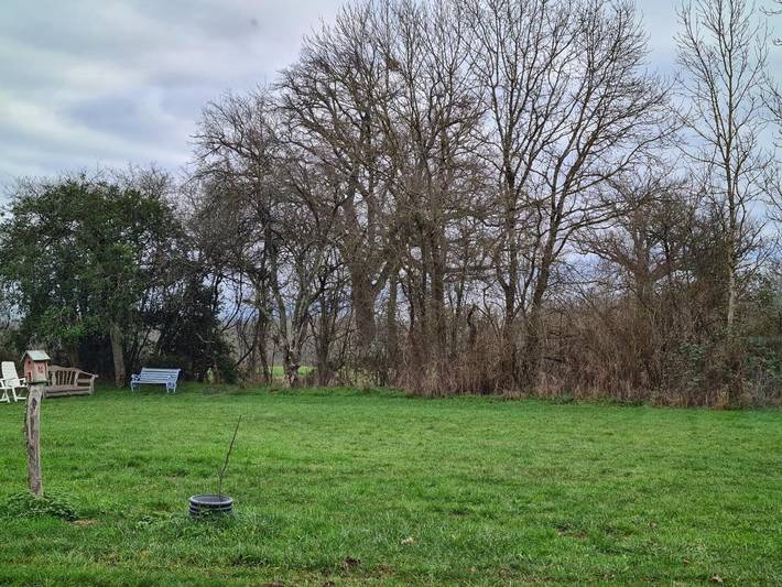 Location de vacances pour 3 personnes, avec jardin ainsi que vue et piscine, animaux acceptés à Lignac - 2