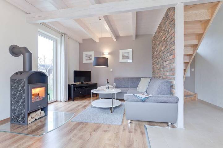 Tolles Ferienhaus mit Garten, Terrasse, 500m zum Strand, gratis Wlan, Parkplatz in Zingst, Fischland - Darß - Zingst