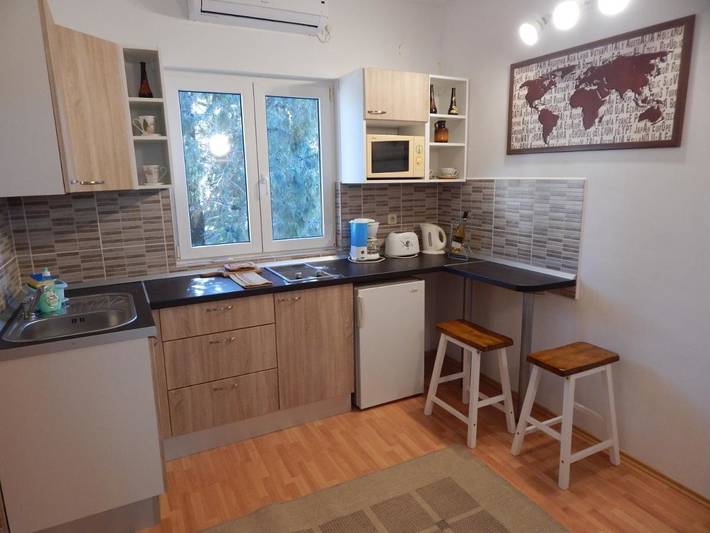 Gîte pour 2 personnes, avec vue ainsi que terrasse et jardin à Stari Grad - 3