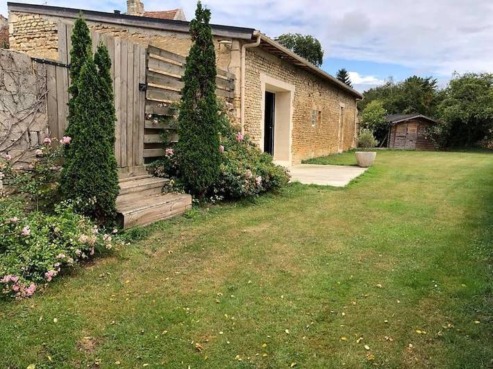 Gîte pour 5 personnes, avec jardin dans Condé-sur-Ifs