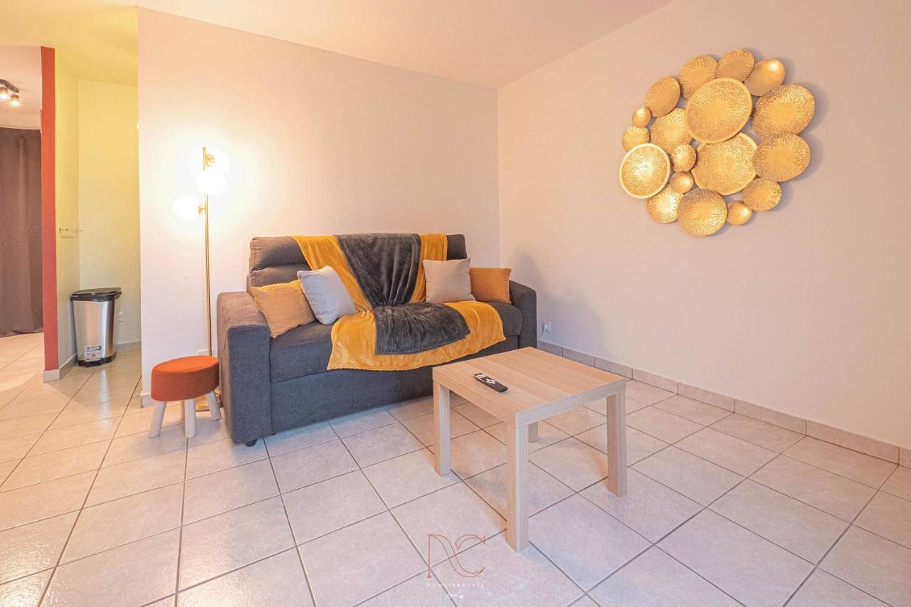 Appartement entier, One-Bedroom Apartment in Villeneuve-le-Comte, Seine-et-Marne