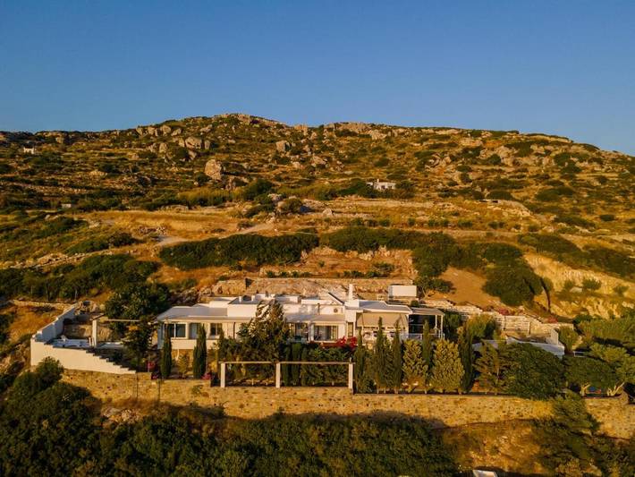 Chambre d’hôte pour 3 personnes, avec Terrasse ainsi que Jardin et Vue dans Naxos