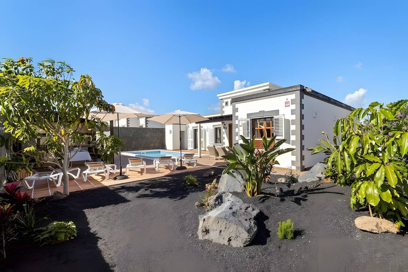 Villa Eire – Luxusvilla mit Bergblick, Wlan & Klimaanlage in Montaña Roja, Yaiza