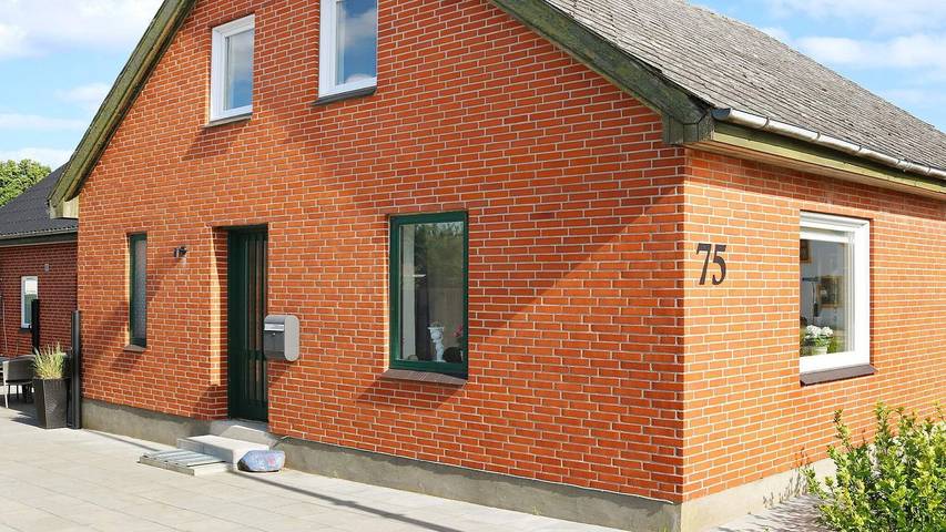 Ferienhaus für 11 Personen, mit Whirlpool und Garten in Øster Hurup