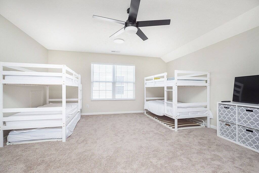 Westfield Home 3 Br + 2.5 Ba + Office + Loft + Yard. in Hamilton County