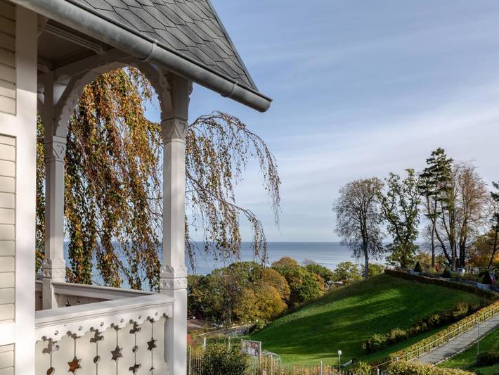 Villa für 10 Personen, mit Ausblick und Garten sowie Seeblick und Sauna auf Rügen