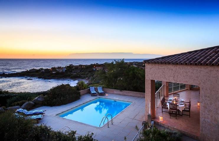 Villa pour 8 personnes, avec terrasse et piscine à Corbara